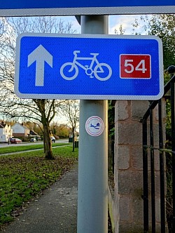 Waymark on Cycle Route #54 at the end point.